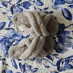 UGG scuffita slippers